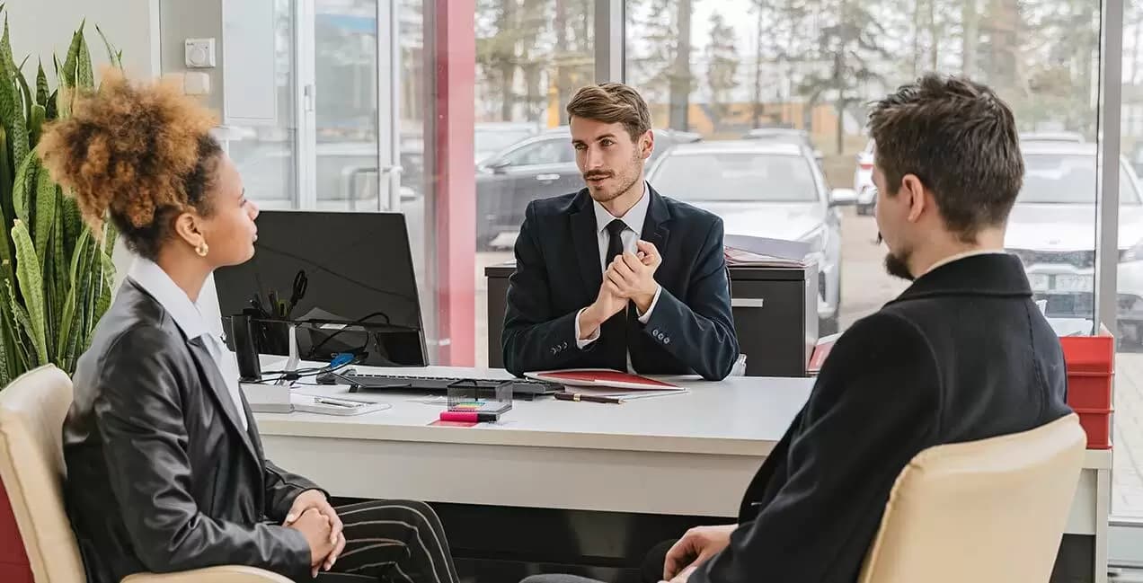 Guía del primer auto ¿Qué debo tener al salir de automotora?